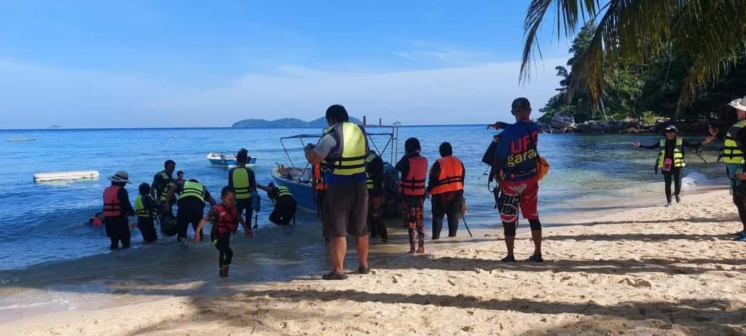 Ella'S Place Salang Tioman Kampong Ayer Batang 外观 照片