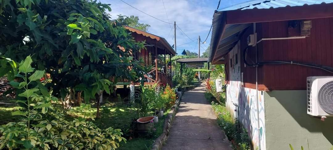 Ella'S Place Salang Tioman Kampong Ayer Batang 外观 照片