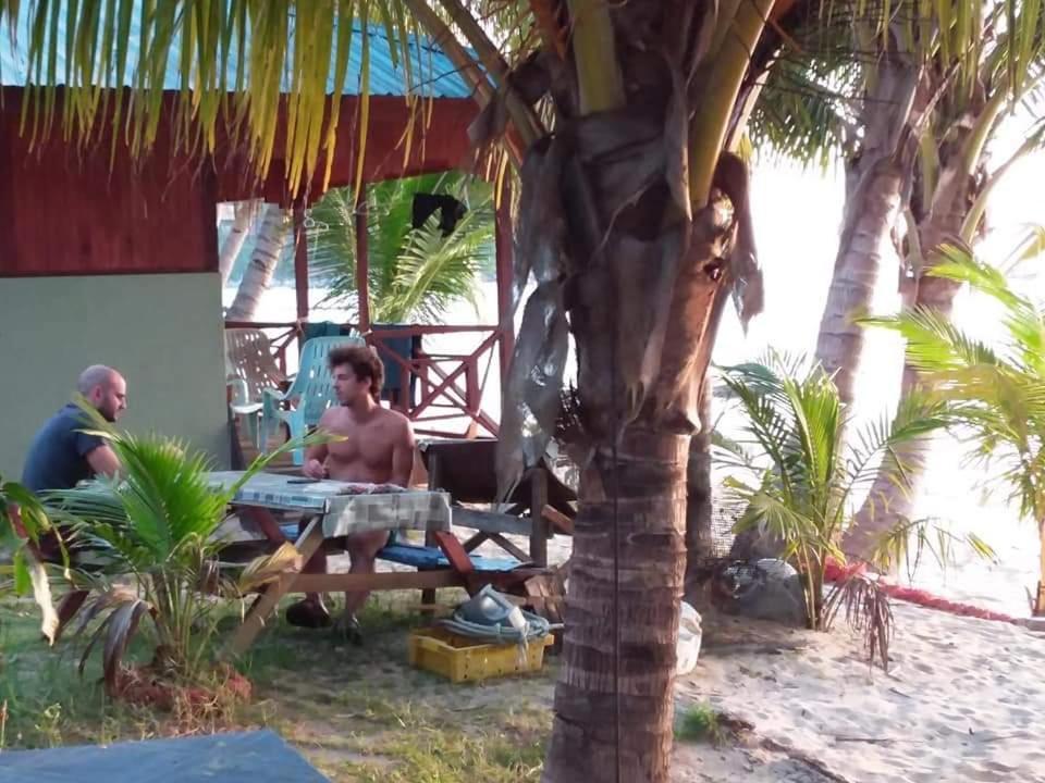 Ella'S Place Salang Tioman Kampong Ayer Batang 外观 照片